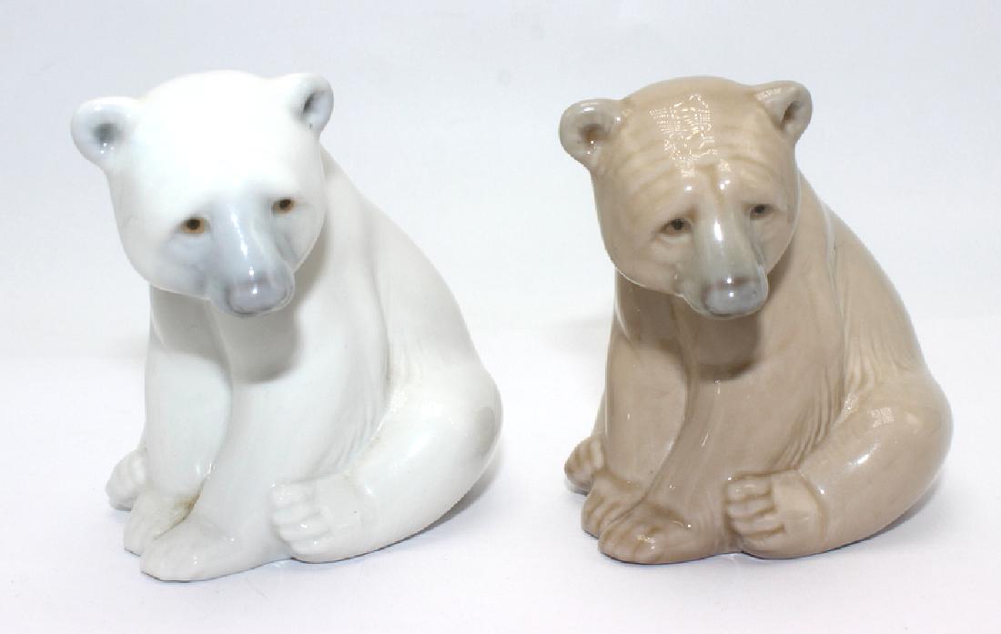 Pair of Lladro Porcelain Seated Bears Figure (1 of 1)