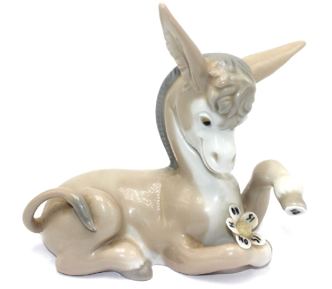 Lladro #4524 Donkey in Love (1 of 1)