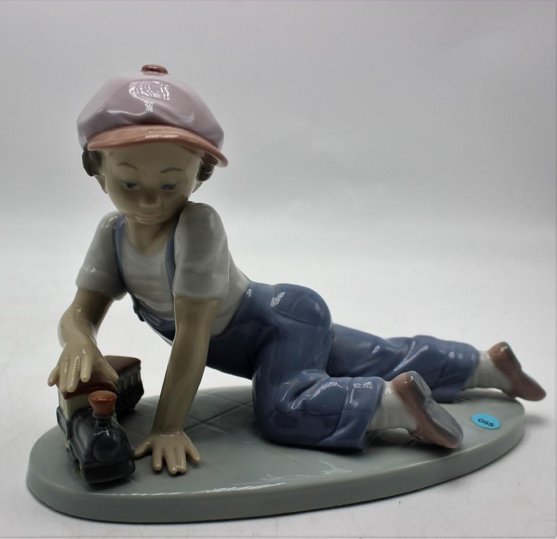 Lladro porcelain #7619 All aboard (1 of 1)