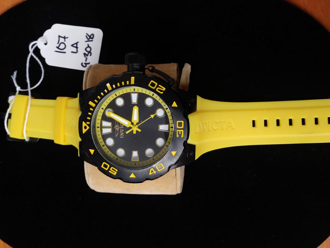 Invicta pro diver model 16138 yellow (1 of 1)
