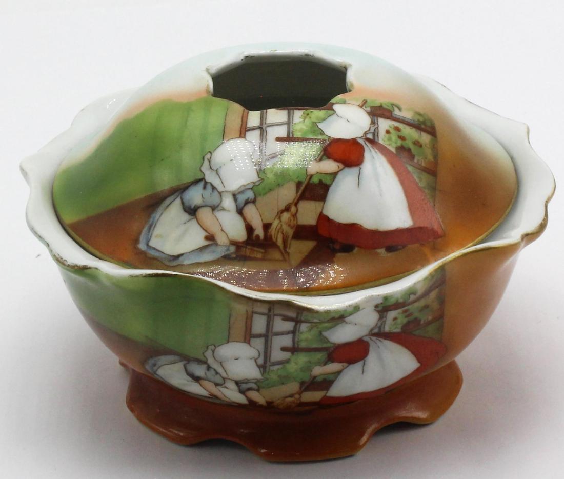 Royal Bayreuth Sunbonnet Babies Hair Receiver Cover and (1 of 3)