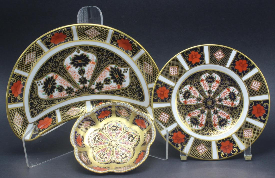 3 pcs Royal Crown Darby Bone China Old Imari: 3 pcs Royal Crown Darby Bone China Old Imari; 1 bread plate, 1 crescent plate, 1 trinket dish