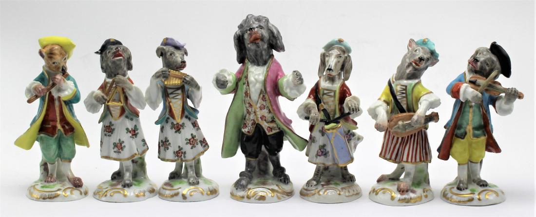 7  pcs European Porcelain Dogs Figurines (1 of 2)