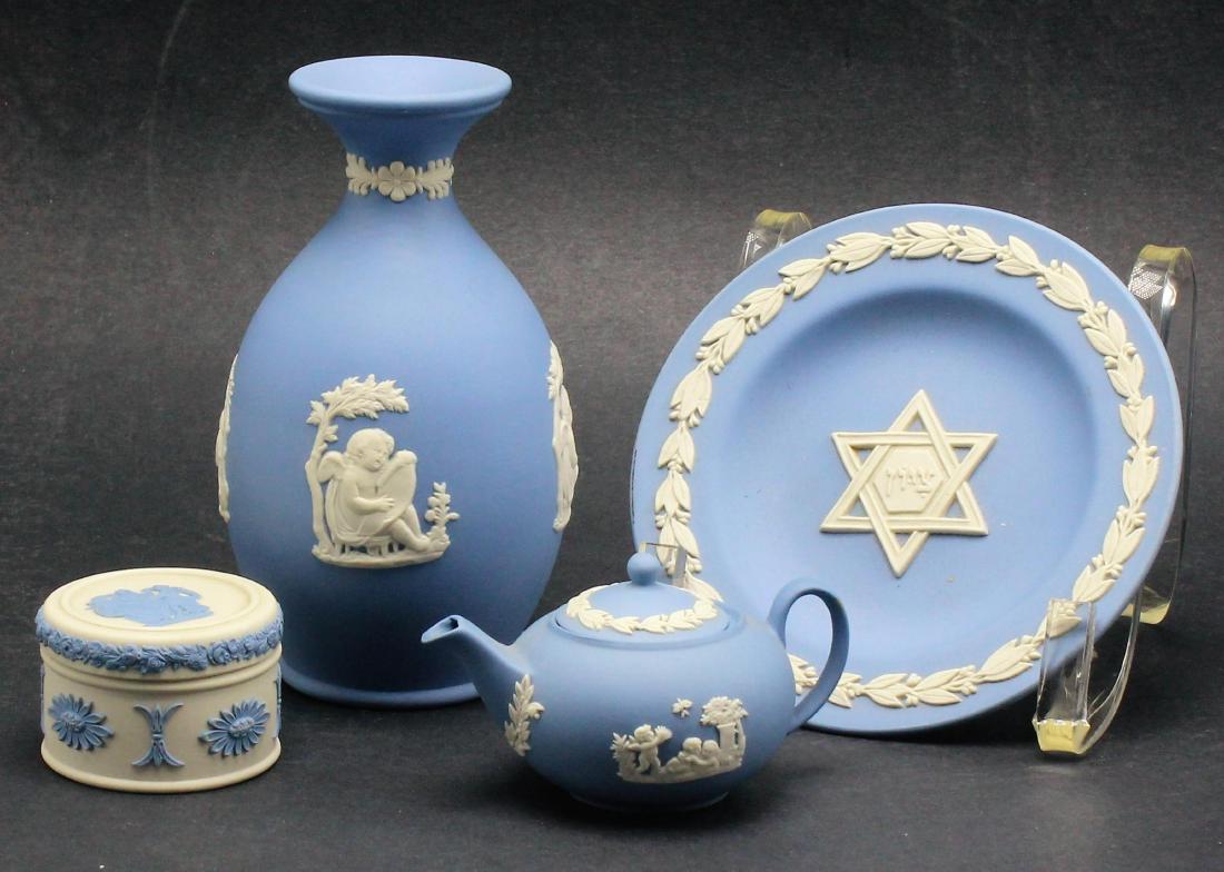 4 pcs Miniature Wedgwood Blue and White Jasperware (1 of 1)