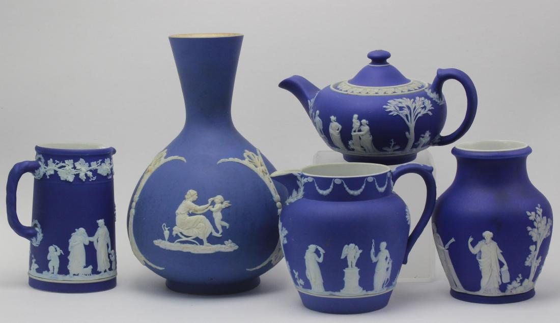 5 pcs Wedgwood Blue and White Jasperware (1 of 1)