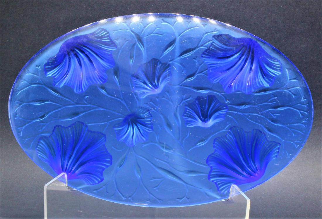Verlys Art Glass Shells Plate Rest Directoire Blue (1 of 2)