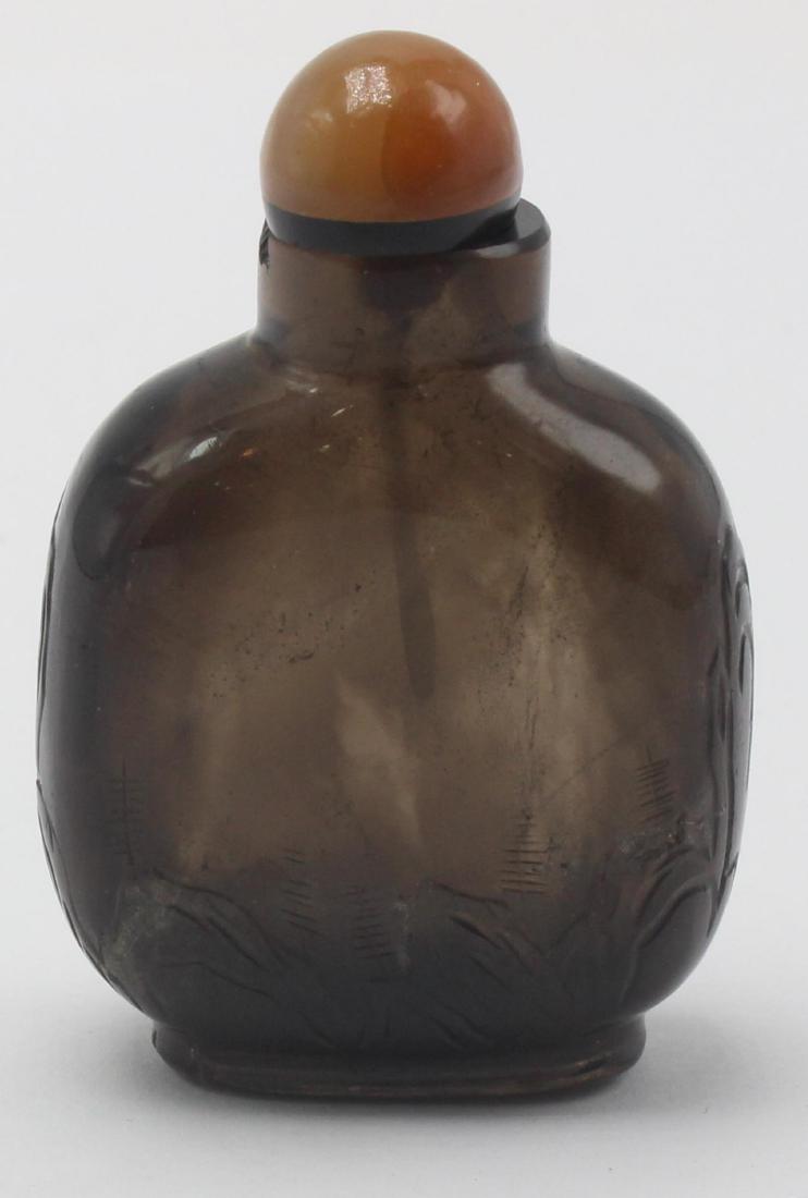 Antique Chinese agate snuff bottle with raised (1 of 4)