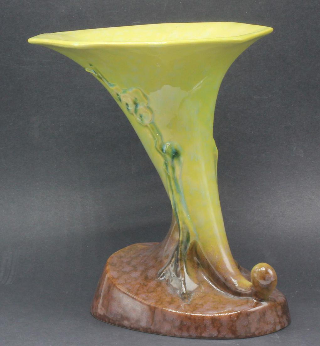 Roseville Art Pottery 222-8 Cornucopia Vase (1 of 3)