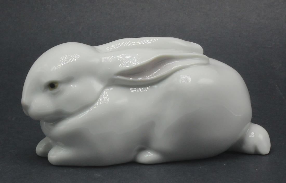 Lladro #5904 Sleeping Bunny Porcelain Figure (1 of 2)