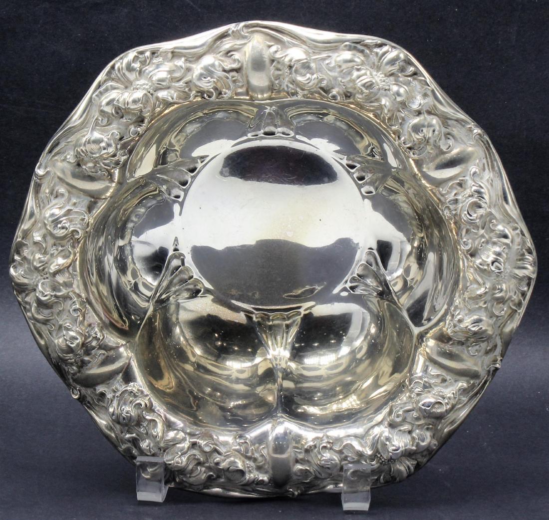 925 Sterling Silver Repousse bowl signed (1 of 5)
