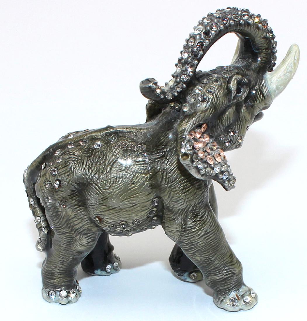 Jay Strongwater Jungle Elmore Baby Elephant: Jay Strongwater Jungle Elmore Baby Elephant. Measures - 2.12" h.