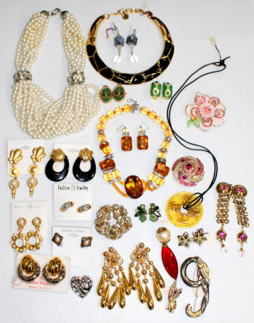 Collection of Brand New Vintage Costume Jewelry: Collection of brand new vintage costume jewelry of 25 pcs includes some designers like Toni Lauren, Gianni de Laguoro, Emmons & Joseph Mazer prices have ticketed retail value from $75-$300