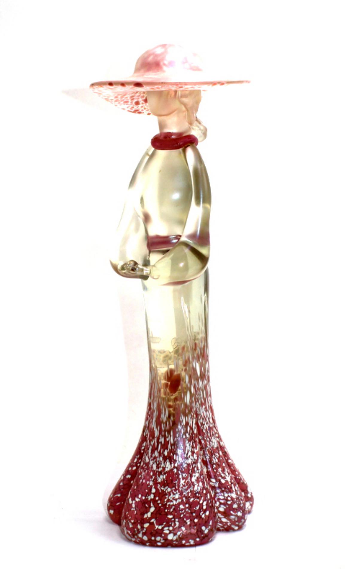 Stuart Abelman Art Glass Sculpture: Stuart Abelman art glass sculpture woman with a pink hat measures 13" H
