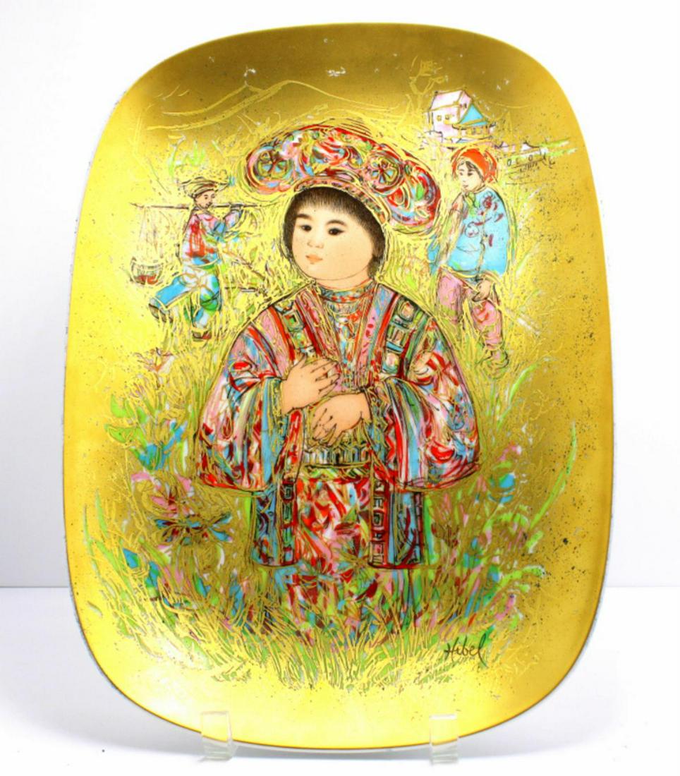 Edna Hibel Caro Kun Arte Oval Porcelain Plate: Edna Hibel caro kun arte oval porcelain plate. Finest Bavarian hard paste porcelain with original box and original price over $1,000 measures 2" x 15" x 10 1/4"