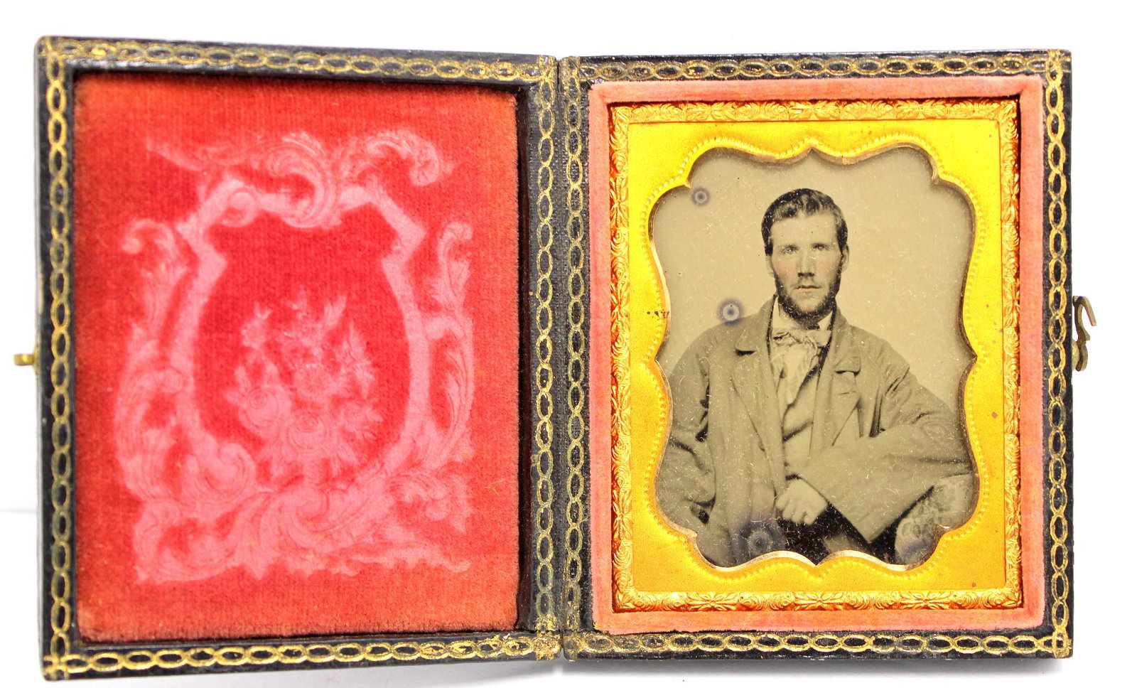 Civil War Era Tin Type Soldier Photo: Civil war era tin type soldier photo seated confederate in grey suit measures 2 7/8" x 2" in case