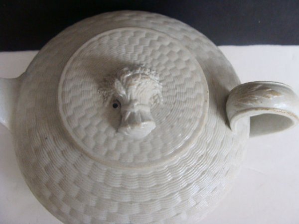 WEDGWOOD CREAM WHEAT TEA POT - 2