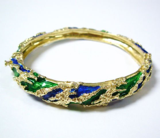 18 KT YG ENAMEL BANGLE BRACELET