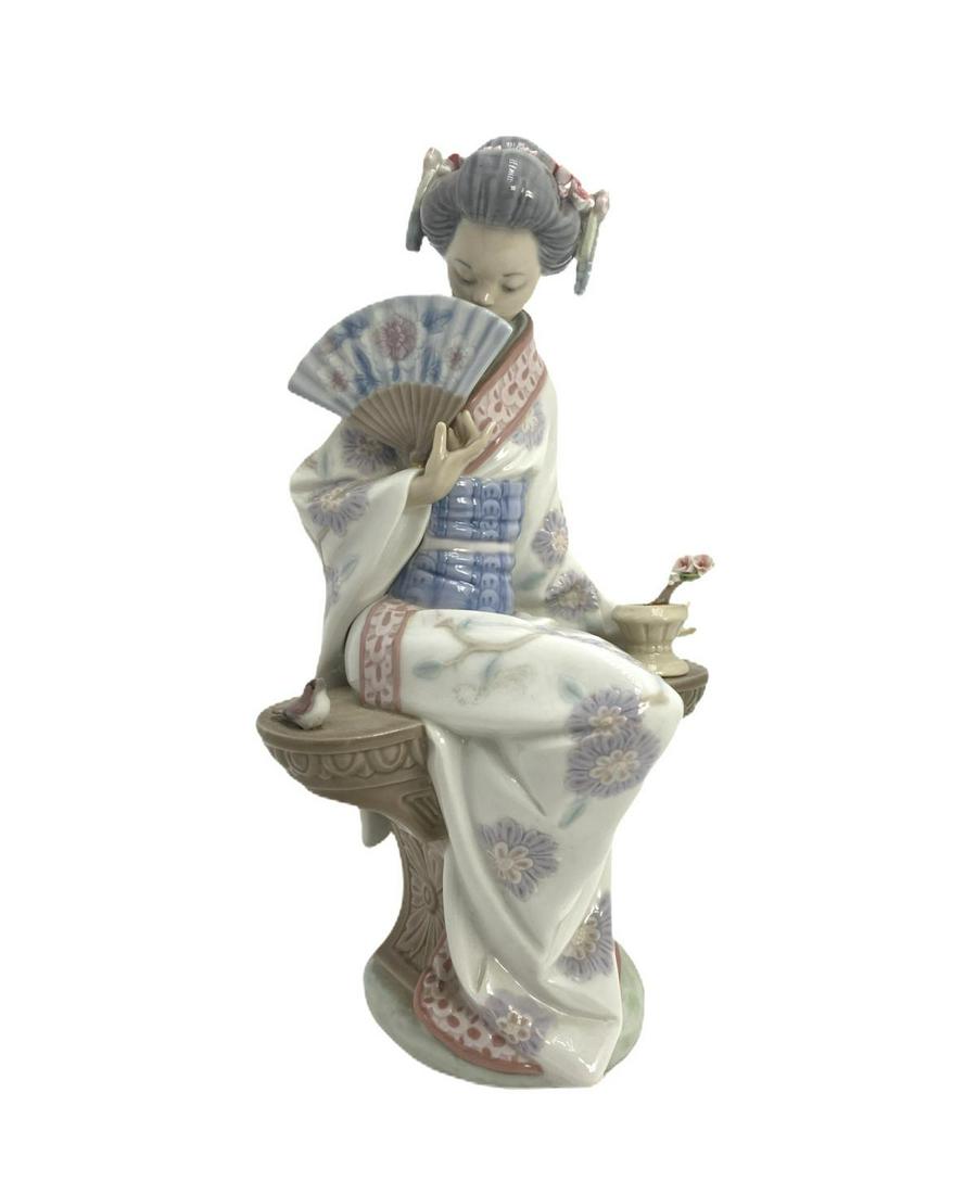 Lladro #5327 Nippon Lady Porcelain Figure: Lladro #5327 Nippon Lady Porcelain Figure measures 9" High. Sold as is