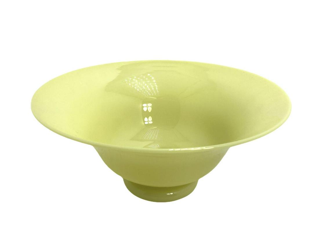 Steuben Ivory Art Glass Bowl: Steuben Ivory Art Glass Bowl measures Height: 4 5/8" x Diameter: 10 1/2"