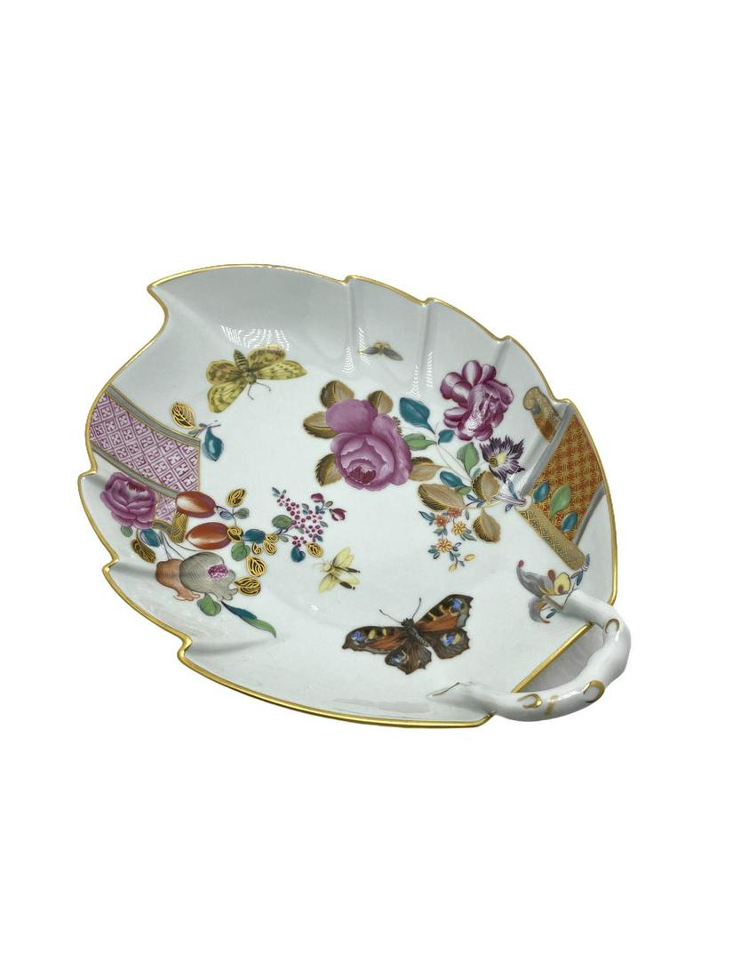 Mottahedeh Porcelain Tobacco Leaf Dish: Mottahedeh Porcelain Tobacco Leaf Dish measures Length: 12" x Width: 9"