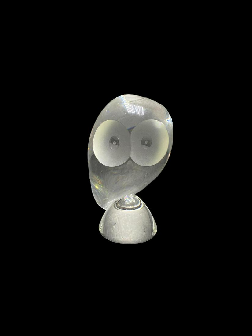Signed Steuben Art Glass Owl Figure: Signed Steuben Art Glass Owl Figure, signed Steuben on bottom measures Height: 5 1/2"