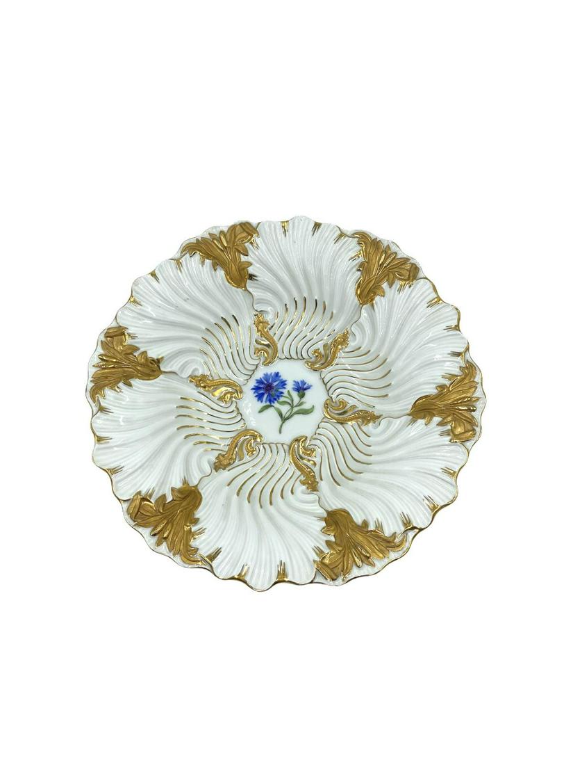 Meissen Porcelain Gilt Serving Dish: Meissen Porcelain Gilt Serving Dish measures D: 11"