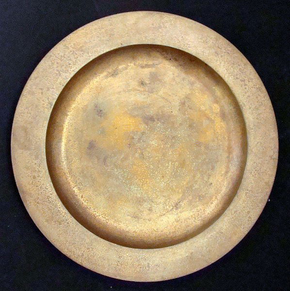 TIFFANY STUDIOS, NEW YORK DORE BRONZE PLATE: Tiffany Studios, New York Dore Bronze Plate # 1748 Hallmarks on Back. Diameter 7 1/2". SHIPPING & REQUIRED INSURANCE $20.00 WITHIN THE CONTINENTAL U.S., FOR INTERNATIONAL SHIPPING QUOTES PLEASE EMAIL