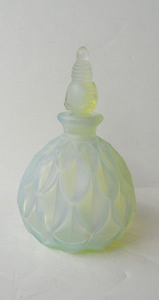 SABINO FRANCE FROSTED CRYSTAL FLACON: Sabino France Frosted Crystal Perfume Bottle & Stopper. Signed on base. "Sabino France" Height 5 1/2". SHIPPING & REQUIRED INSURANCE IS $30.00 WITHIN THE CONTINENTAL US. FOR INTERNATIONAL SHIPPING CHA
