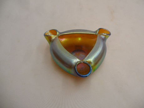 Steuben Aurene Iridescent Bowl: Unusual Stuben Aurene Iridescent art glass bowl/ash tray. Signed Steuben Aurene on base. Beautiful collectors piece. 4 1/4" Long. SHIPPING AND REQUIRED INSURANCE WITHIN THE CONTINENTAL US $20. PLEASE 