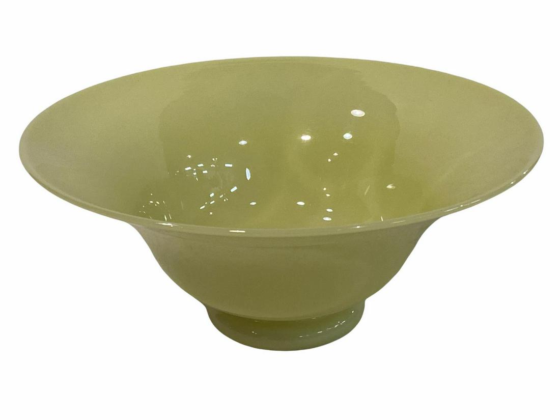 Steuben Ivory Art Glass Serving Bowl: Steuben Ivory Art Glass Serving Bowl measures H: 4 5/8" x DIA: 10 1/2"