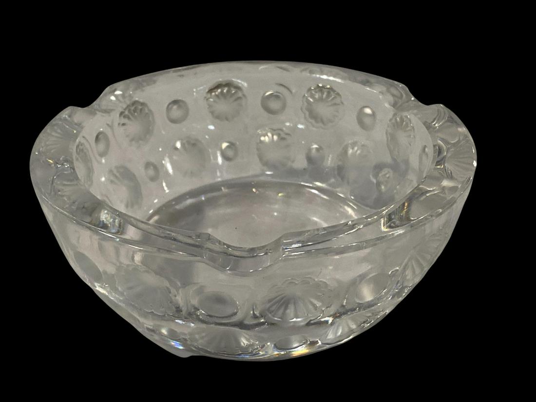 Lalique France Tokio Crystal Flower Pattern Ashtray: Lalique France Tokio Crystal Flower Pattern Ashtray Cigarette Holder measures 2" x 5 1/2"