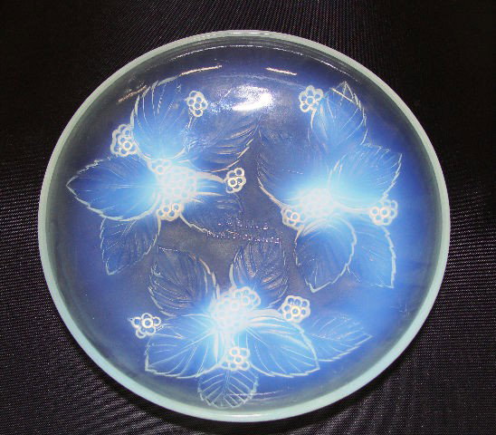 Sabino French Frosted Glass Trinket Tray: Sabino frosted glass embossed round trinket tray. This tray has a very nice embossed leaf decoration throughout. It has the Sabino Paris France embossed stamp in the center of the dish. Measures 5 3/4