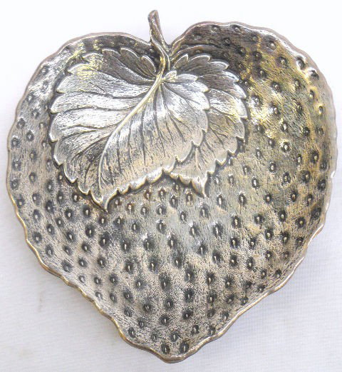 Gianmarino Buccellati Sterling Silver Dish: Gianmarino Buccellati Sterling Silver Strawberry Dish. Measures 5" by 4-1/2". The back of the dish is marked; Gianmario Buccellati, .925. Condition is very good. Shipping Within The Continental US $20