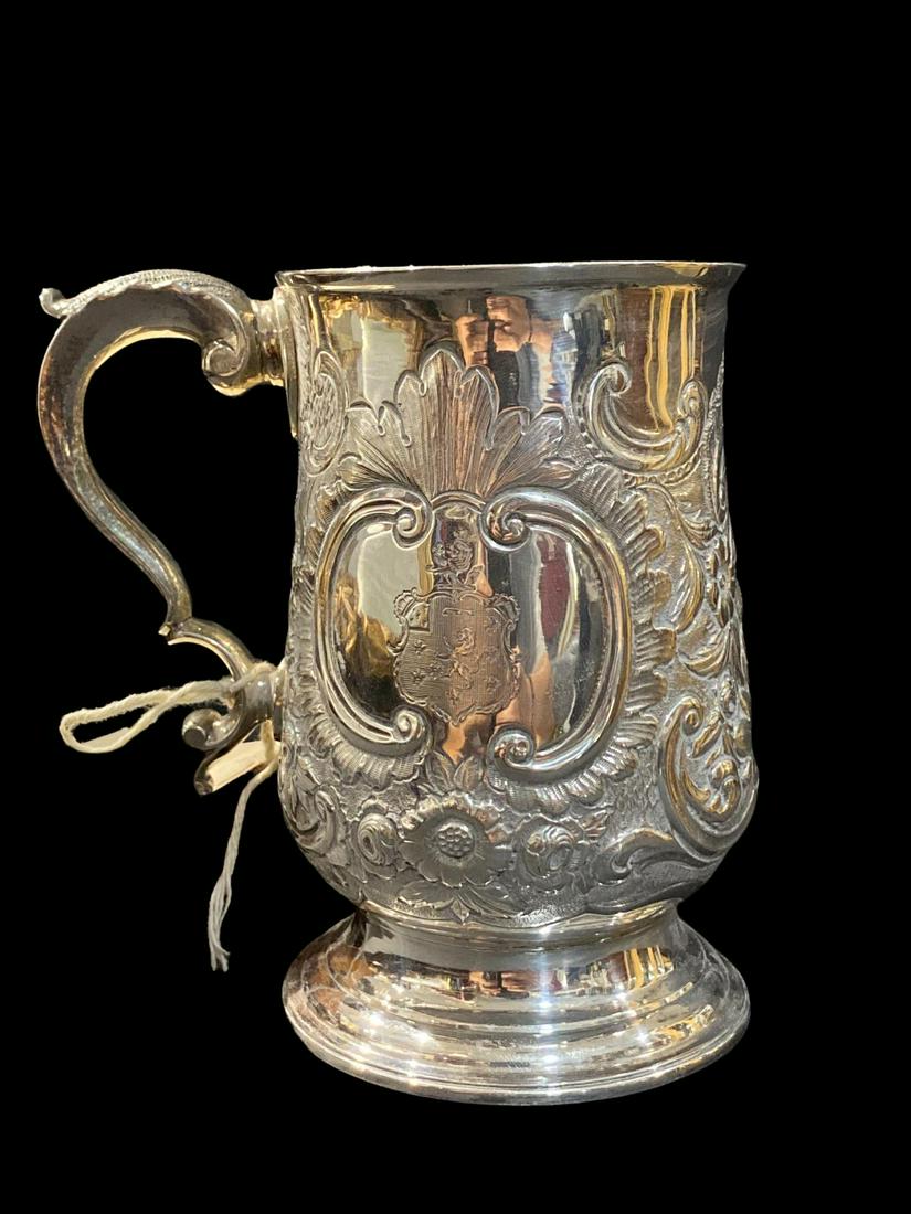Early Georgian English Sterling Silver Goblet: Early Georgian English Sterling Silver Goblet measures 5 1/2" x 3 1/4", weighs 12.41 OZT