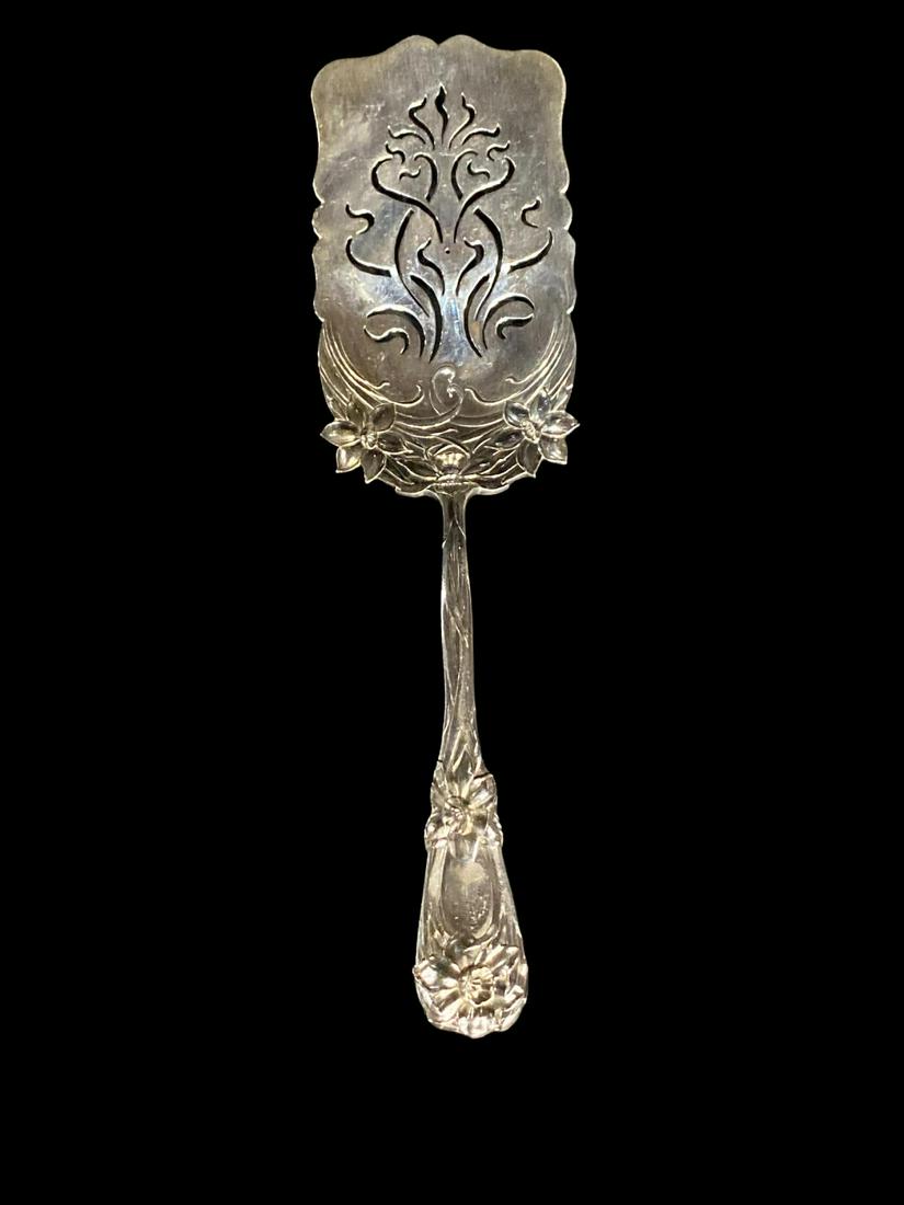 Theodore B. Starr Art Nouveau Sterling Silver Bon Bon Server: Theodore B. Starr Art Nouveau Sterling Silver Bon Bon Server measures L: 8 1/2", weighs 2.75 OZT