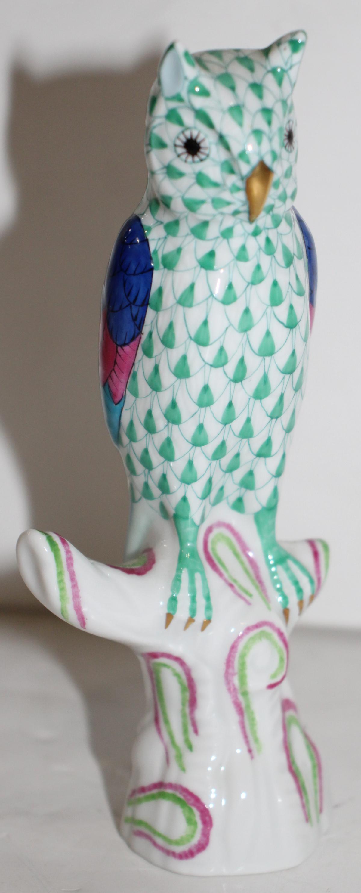 Herend Hungarian Fishnet Porcelain Owl Sculpture: A Herend Hungary hand painted porcelain figural owl bird sculpture. Measures approx. 5 1/4" height.