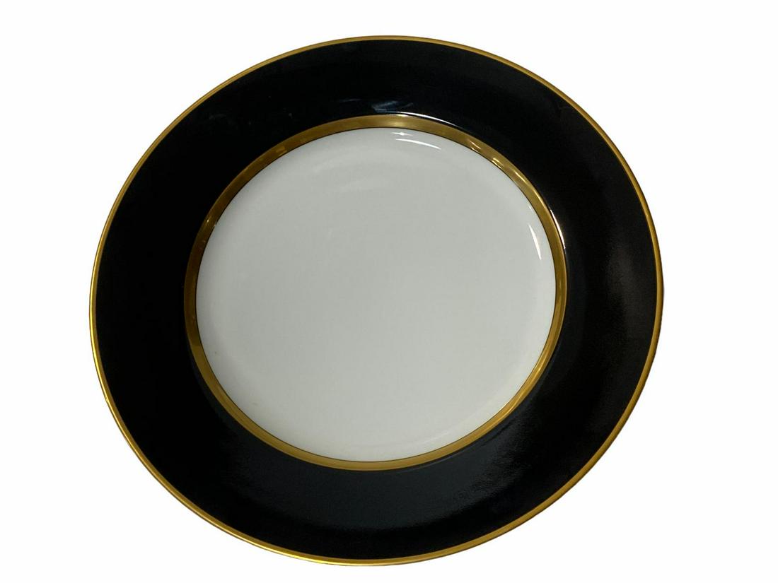 12 Fitz and Floyd Renaissance Dinner Plates Black on White: 12 Fitz and Floyd Renaissance Dinner Plates Black on White measures H: 12"