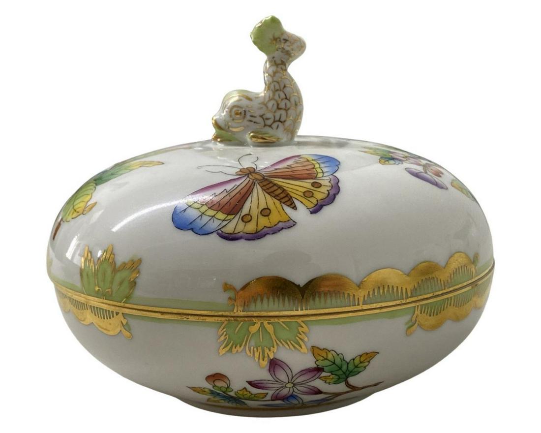 Herend Queen Victoria Porcelain Covered Bowl with Koi Fish on Lid: Herend Queen Victoria Porcelain Covered Bowl with Koi Fish on Lid measures approx 4 1/2" x 4 1/2"