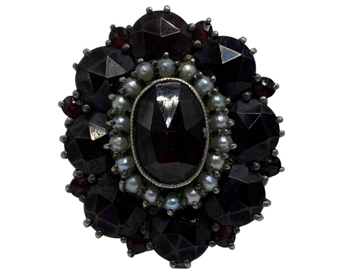 Victorian Silver Pearl and Garnet Ring: Victorian Silver Pearl and Garnet Ring size 7, 4.4dwt/6.84g. Please note items being started at 25% of original price purchased over 25 years ago