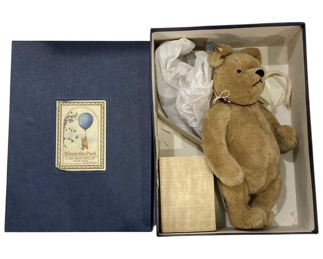 R. John Wright Winnie The Pooh with Honey Pot with Certificate #2991 13 t: R. John Wright Winnie The Pooh with Honey Pot with Certificate #2991 13 t