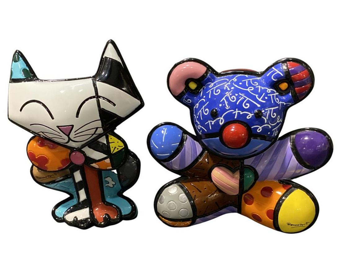 Pair of Romero Britto Limited Edition Sam Giftcraft Cat and Joy Bear Figurines: Pair of Romero Britto Limited Edition Sam Giftcraft Cat and Joy Bear Figurines measures H: 5 3/4"