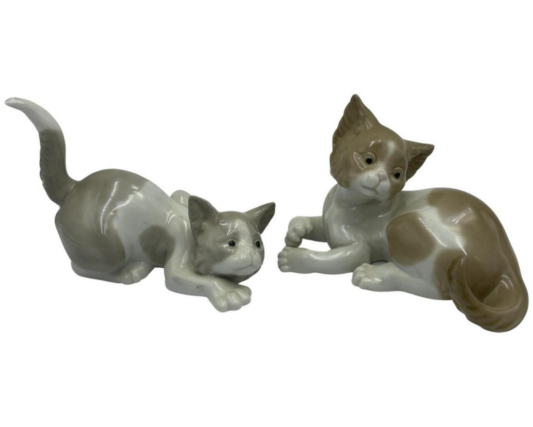 Pair of Lladro Porcelain Cat Figurines (1 of 1)