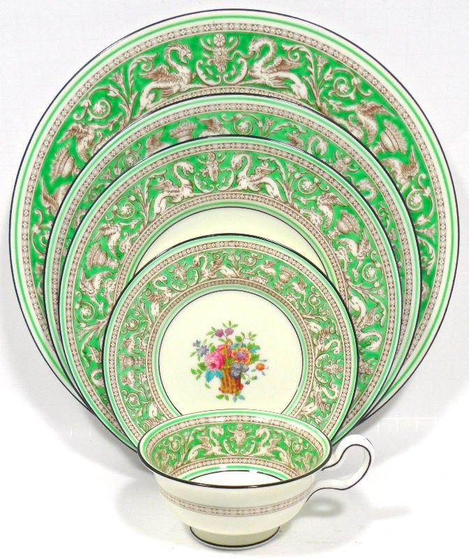 247 Wedgwood Green Florentine China Set (12)