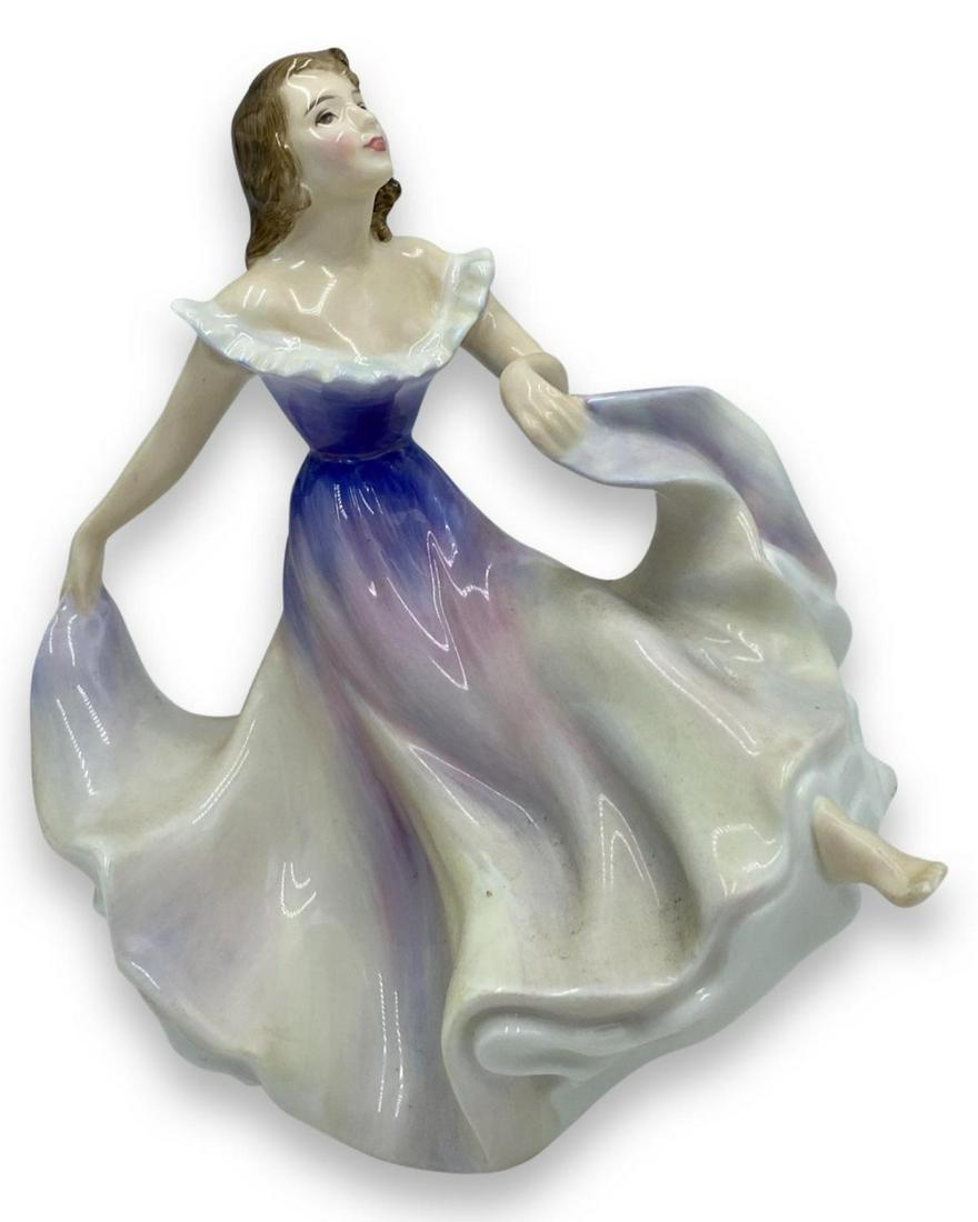 Royal Doulton Porcelain Figure HN 2230 A Gypsy Dancer (1 of 2)