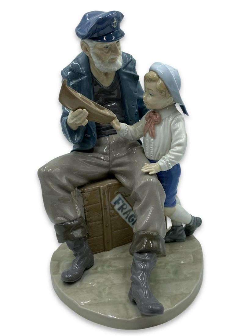 Lladro #5207 A Tall Yarn Porcelain Figurines (1 of 2)