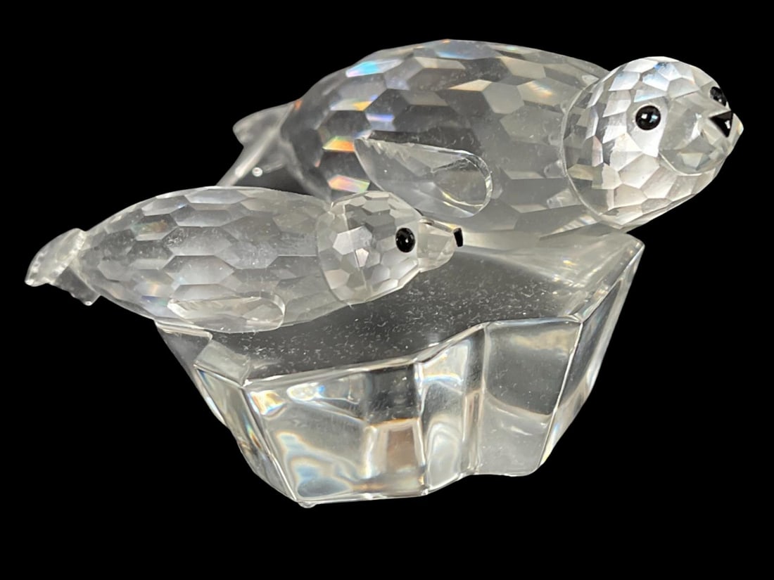 Swarovski Crystal Seals Figurines Save Me SCS 91 MST: Swarovski Crystal Seals Figurines Save Me SCS 91 MST mmeasures H: 3" x W: 4 1/4"