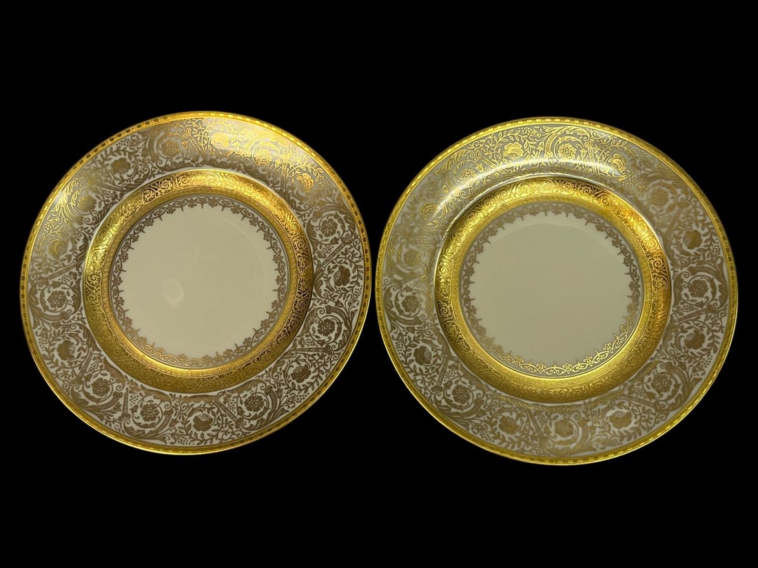 Set of 12 Hutschenreuther Selb Bavaria Crown Lion Ivory Service Plates: Set of 12 Hutschenreuther Selb Bavaria Crown Lion Ivory Service Plates measures DIA: 10 3/4". One has hairline fracture, sold as is