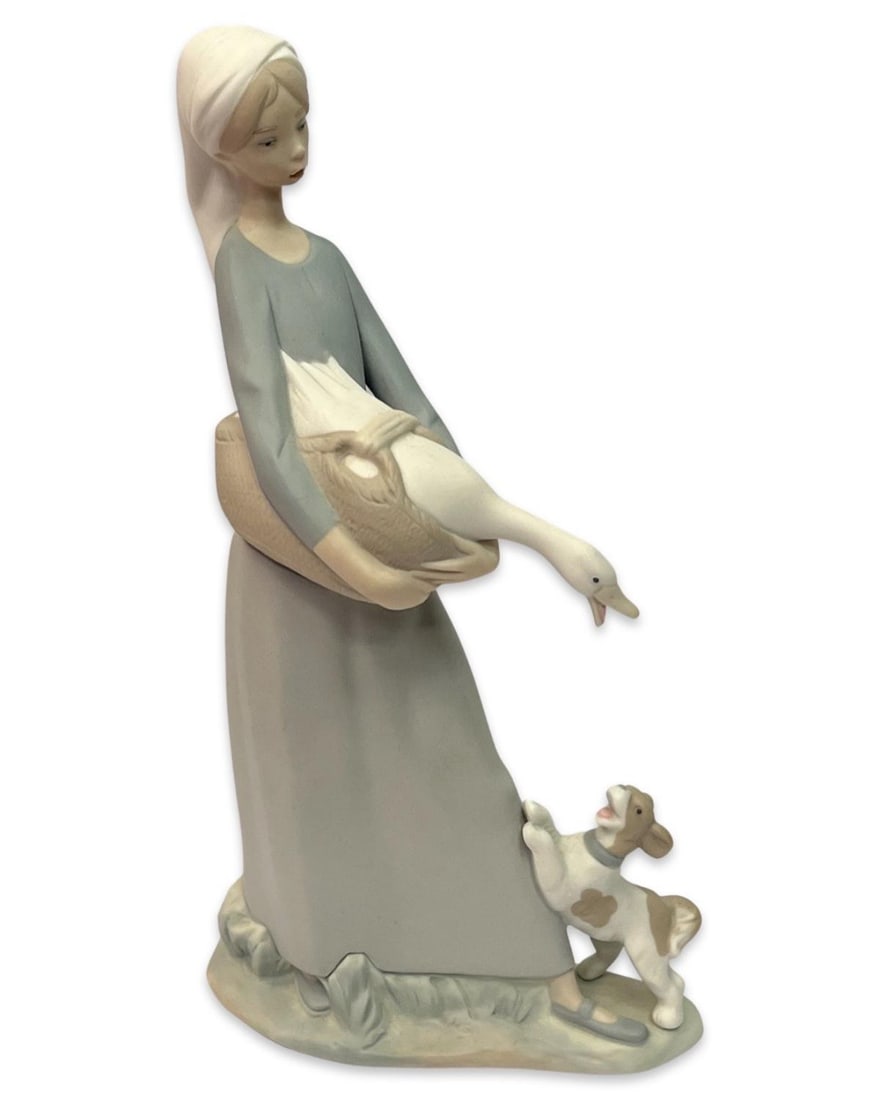 Lladro 4866 Girl with Goose & Dog Porcelain Figurines (1 of 2)