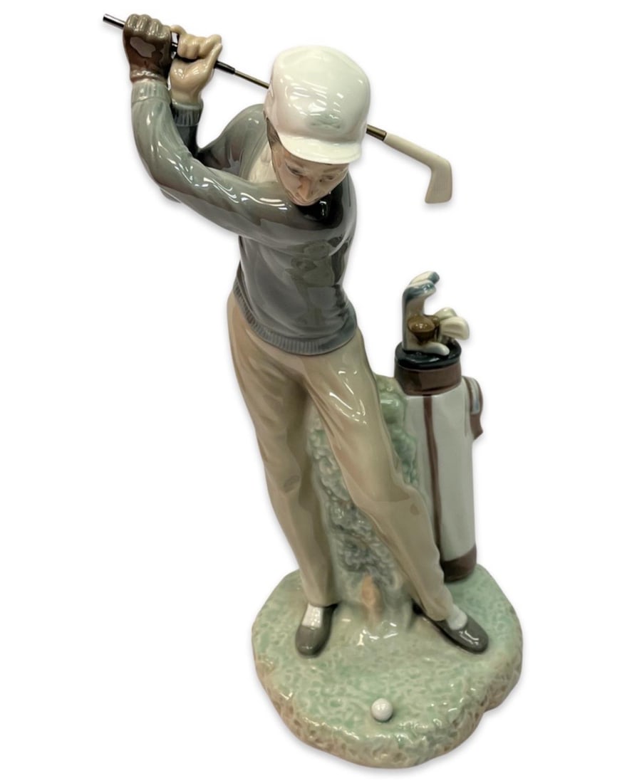Lladro 4824 Golfer Porcelain Figurine (1 of 2)