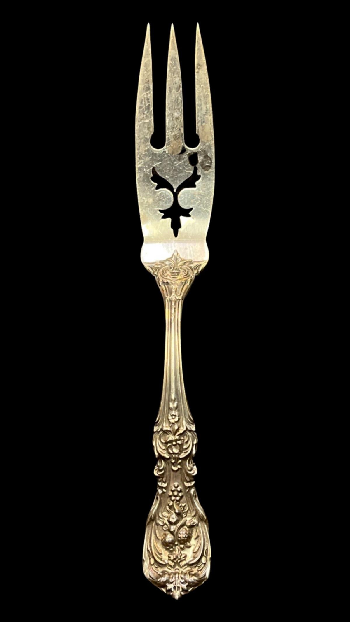 Reed & Barton Sterling Silver Francis I Lemon Fork: Reed & Barton Sterling Silver Francis I Lemon Fork measures L: 5", weighs 0.70 OZT